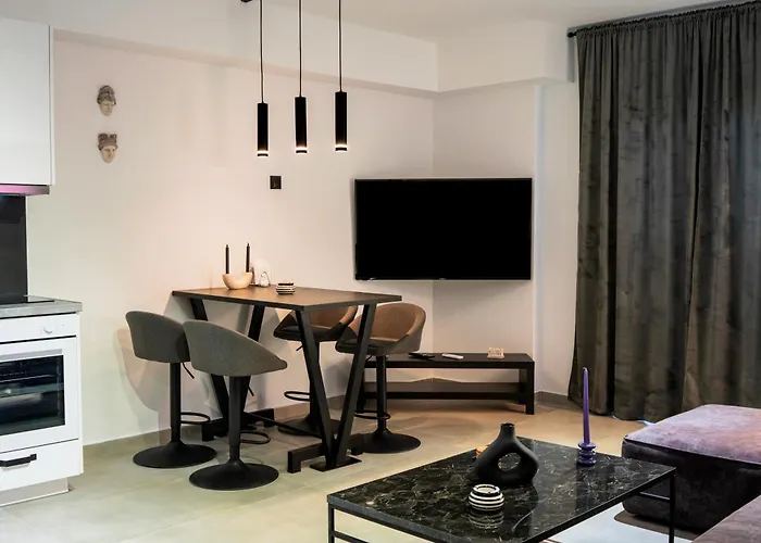Essél Noir - A hidden gem with a magnificent Acropolis view